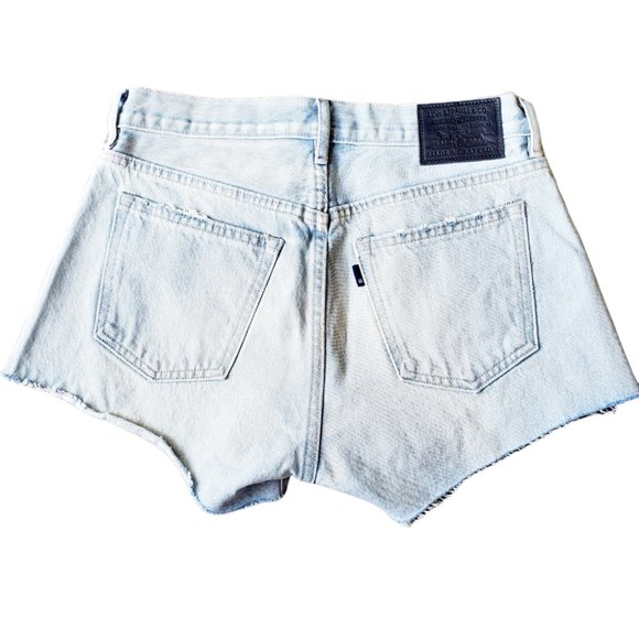 Levi's Strauss Casual Summer Retro Women's Cheeky High Short. Size 27 - Picture 3 of 9